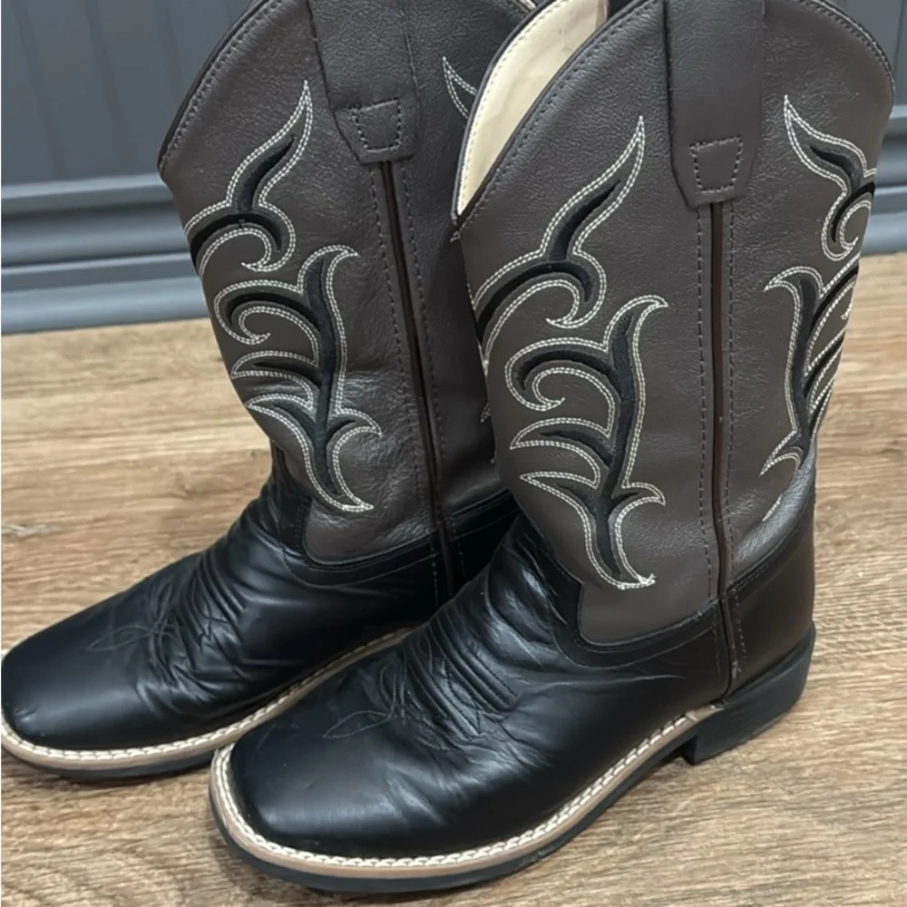 Old West Two-Tone Kids Western Boots in Black and gray